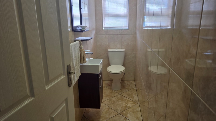 4 Bedroom Property for Sale in Stilbaai Wes Western Cape